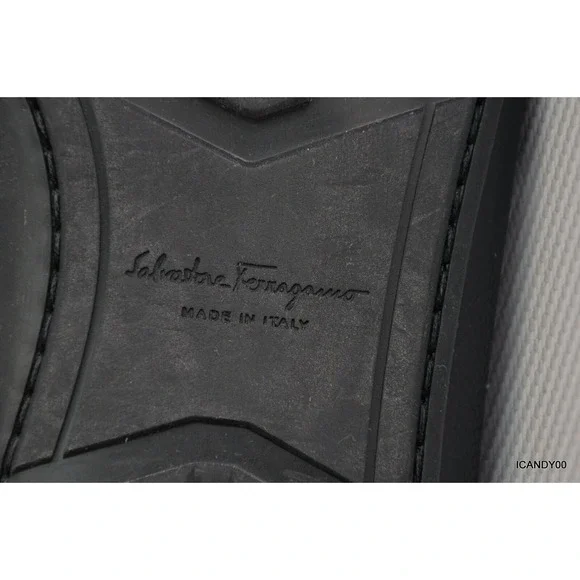 Salvatore Ferragamo Italy Pebbled Leather Moc Driving Loafer Slip-On Black 9 New